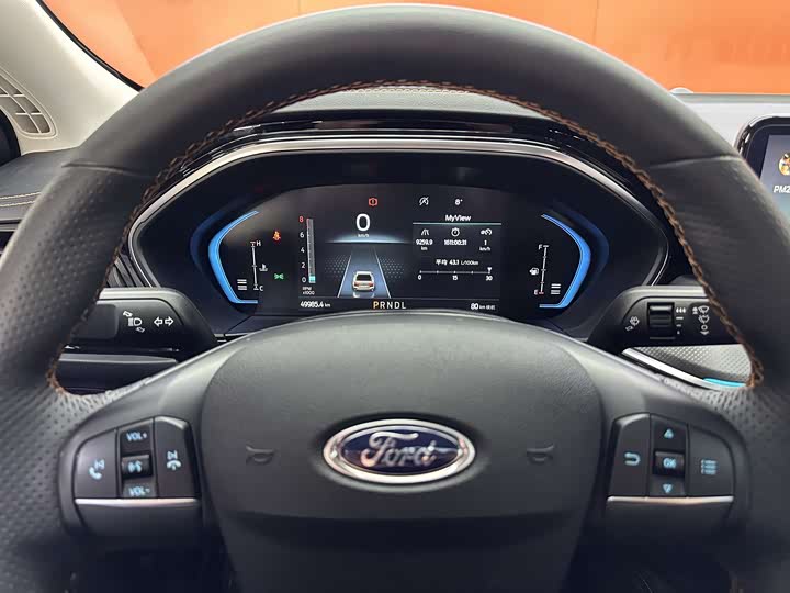 Фото 11 - Ford Focus