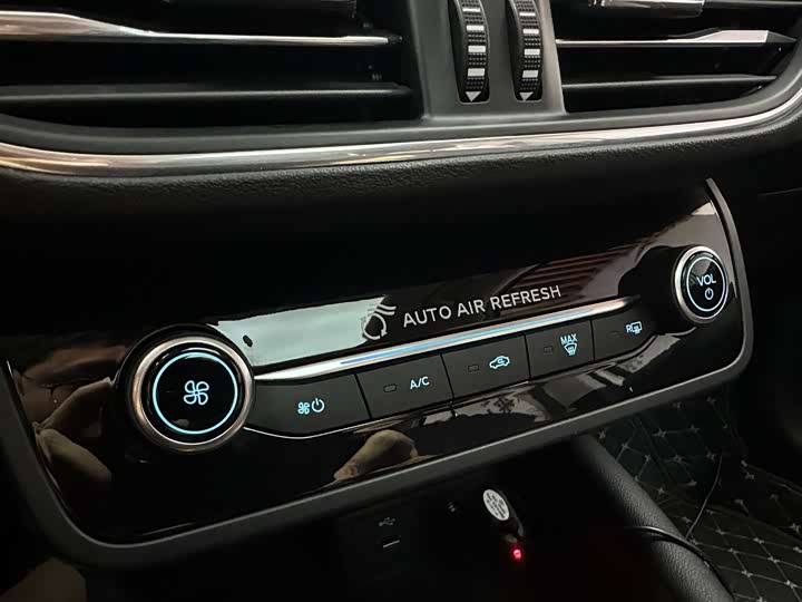 Фото 26 - Ford Focus