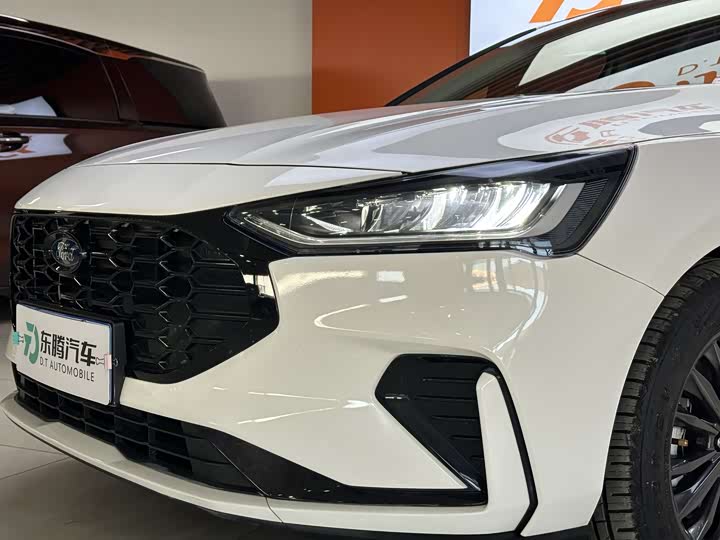 Фото 4 - Ford Focus