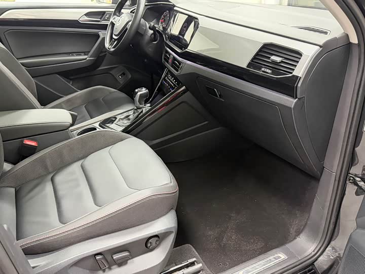 Фото 22 - Volkswagen Tayron