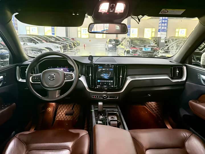 Фото 4 - Volvo XC60