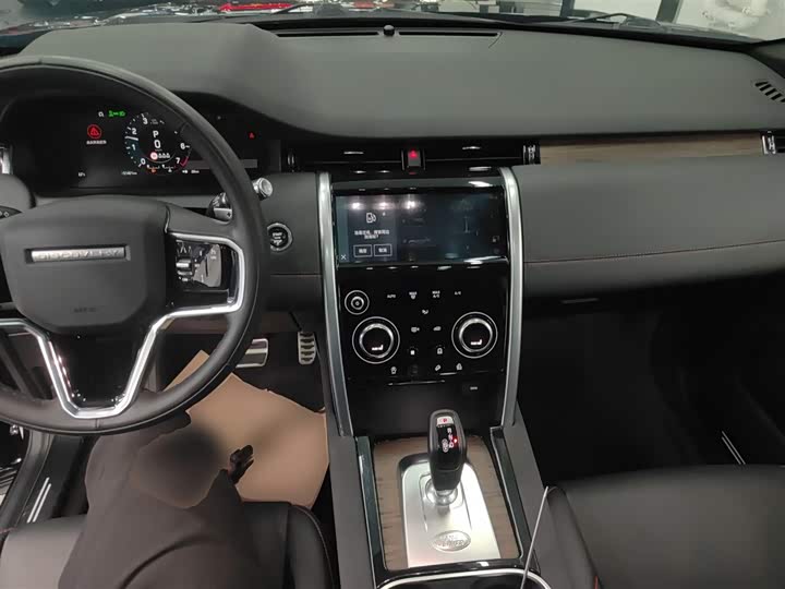 Фото 10 - Land Rover Discovery Sport