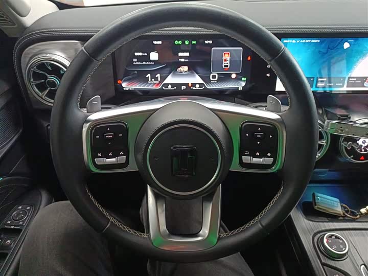 Фото 10 - Tank 300