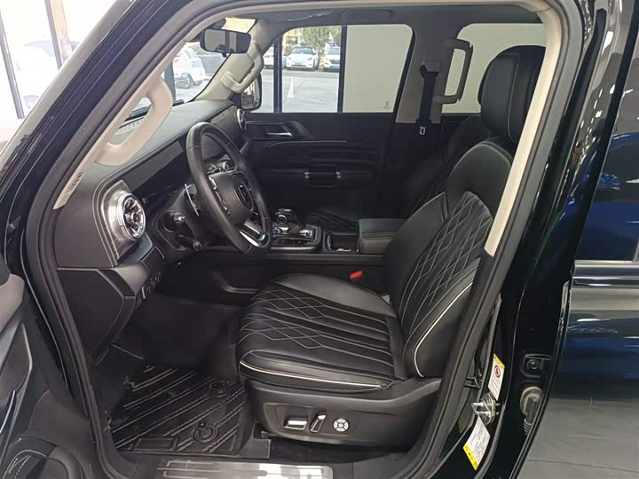 Фото 14 - Tank 300