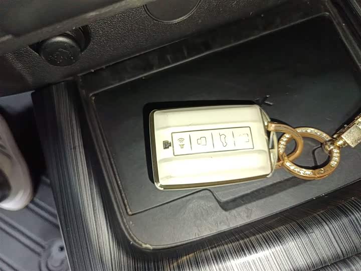 Фото 8 - Tank 300