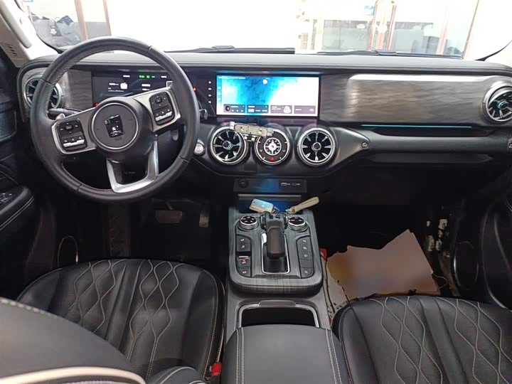 Фото 9 - Tank 300