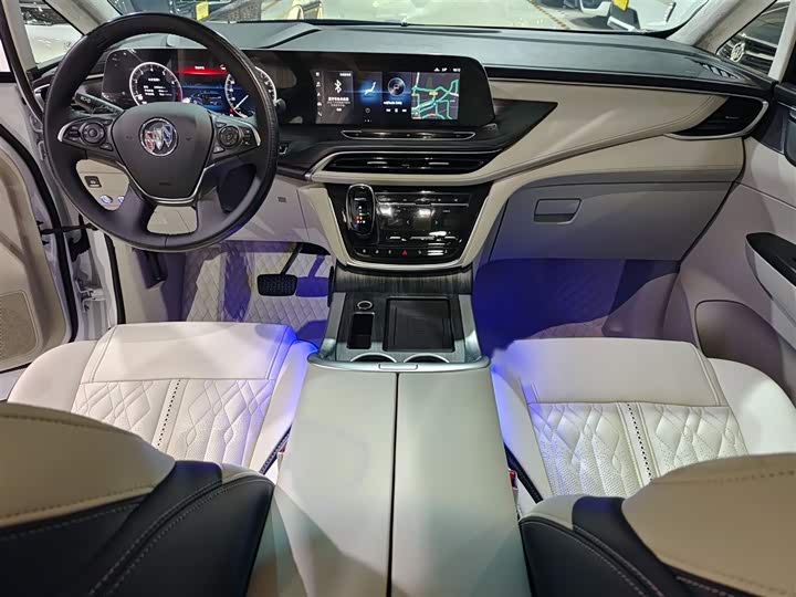 Фото 15 - Buick GL8 ES