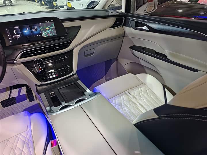 Фото 25 - Buick GL8 ES