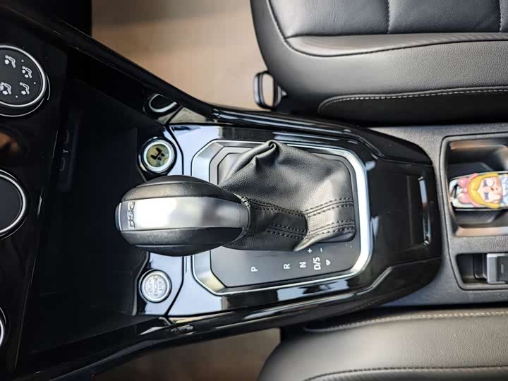 Фото 15 - Volkswagen T-Roc