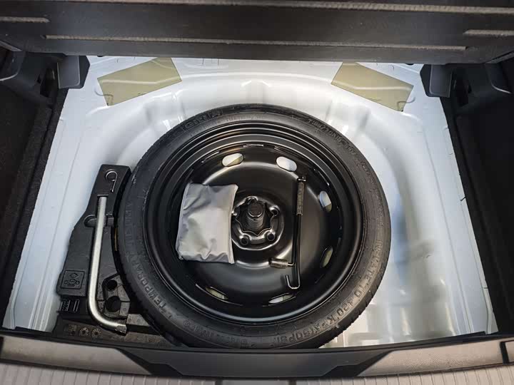 Фото 18 - Volkswagen T-Roc