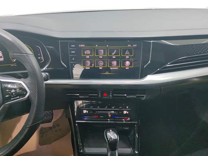 Фото 13 - Volkswagen Passat