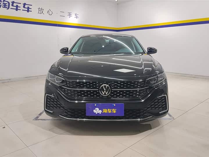 Фото 2 - Volkswagen Passat