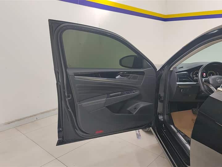 Фото 7 - Volkswagen Passat