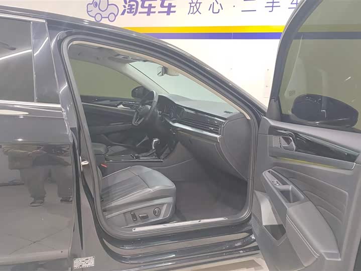 Фото 8 - Volkswagen Passat