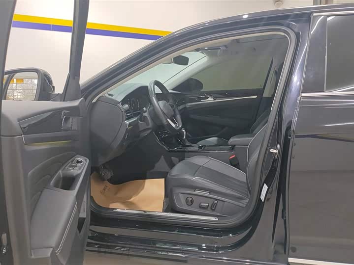 Фото 9 - Volkswagen Passat