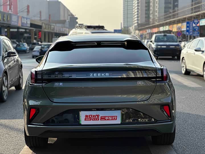 Фото 2 - Zeekr 001