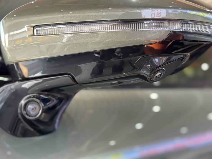 Фото 3 - Zeekr 001