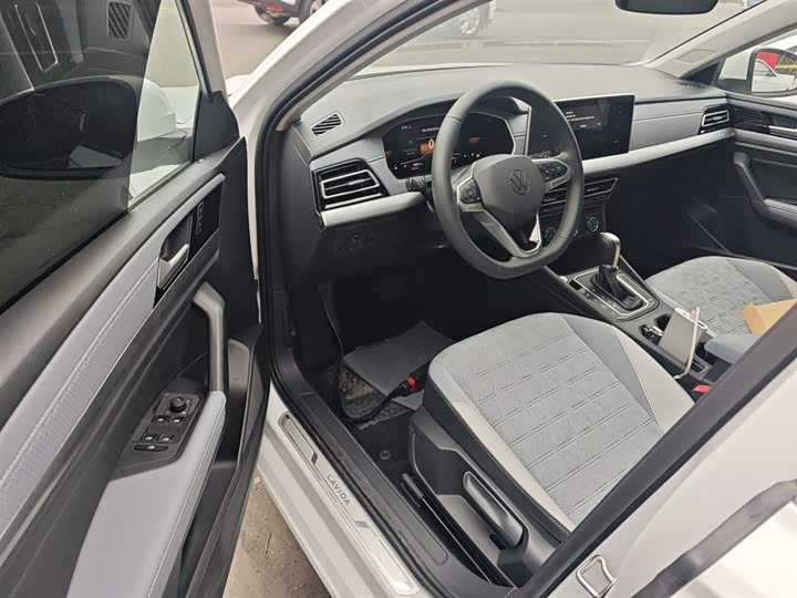 Фото 16 - Volkswagen Lavida