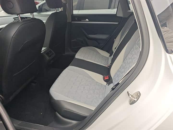 Фото 17 - Volkswagen Lavida