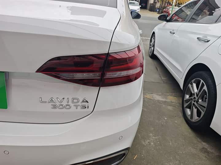 Фото 8 - Volkswagen Lavida