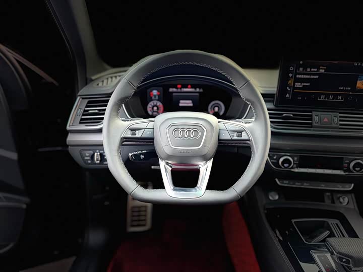 Фото 4 - Audi Q5L