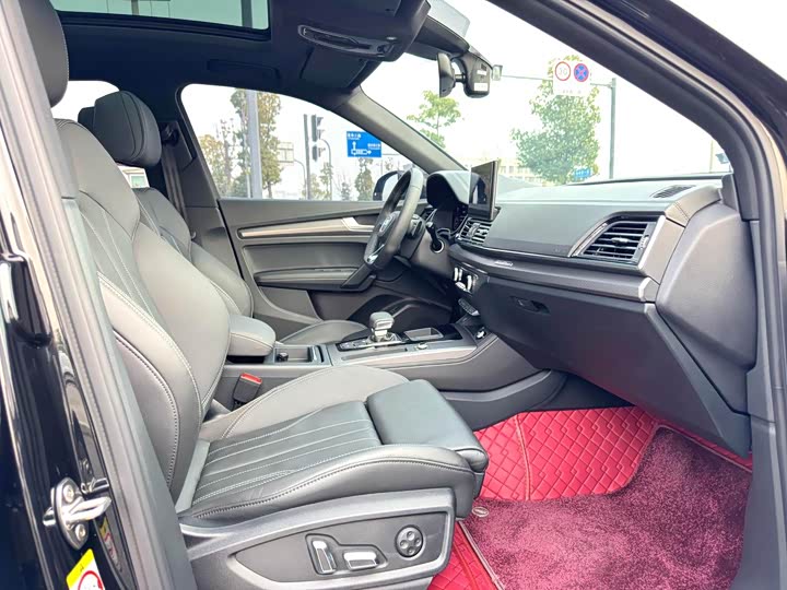 Фото 7 - Audi Q5L