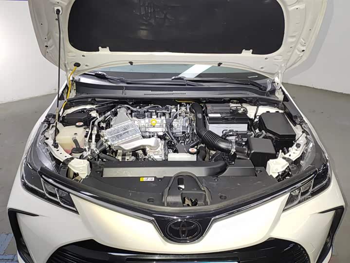 Фото 10 - Toyota Corolla