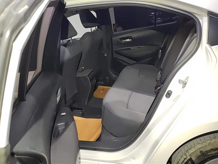 Фото 11 - Toyota Corolla