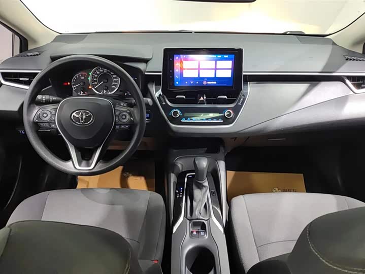 Фото 12 - Toyota Corolla