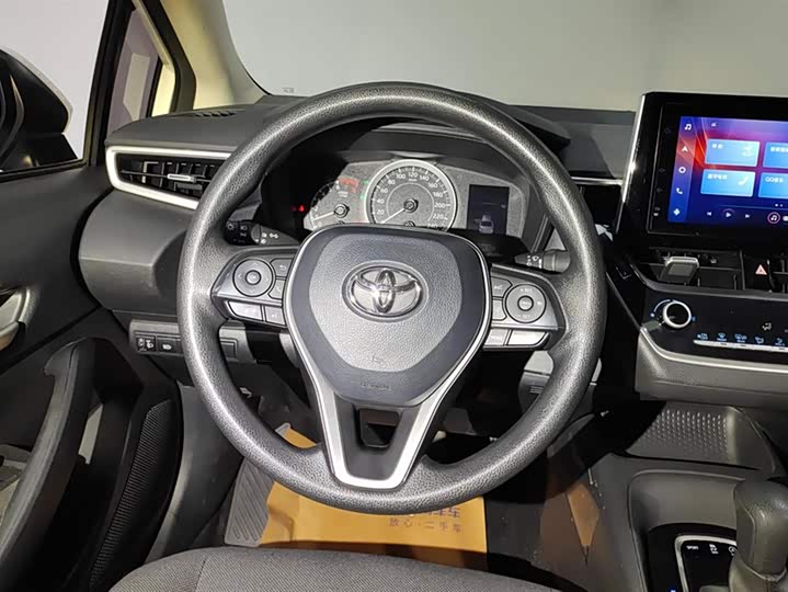 Фото 15 - Toyota Corolla