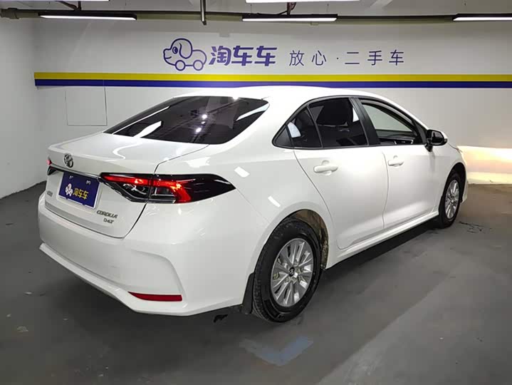 Фото 3 - Toyota Corolla