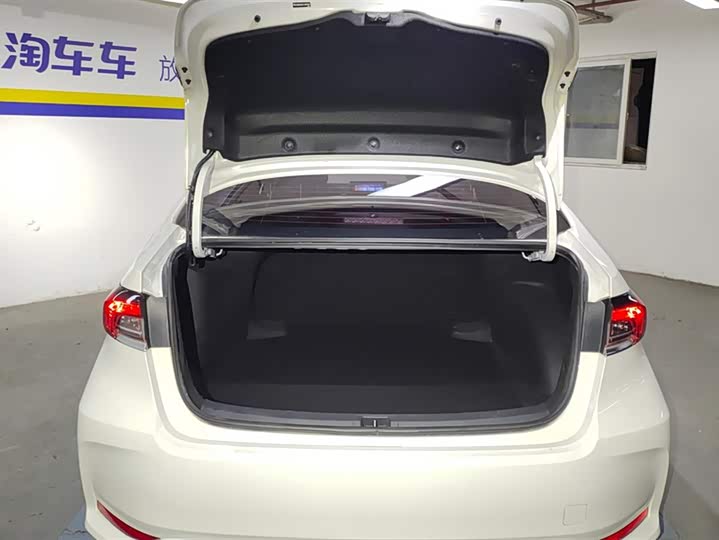 Фото 4 - Toyota Corolla