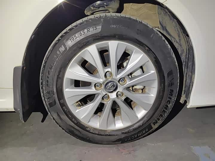 Фото 6 - Toyota Corolla