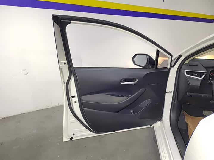 Фото 7 - Toyota Corolla