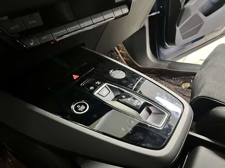 Фото 10 - Audi Q5 e-tron