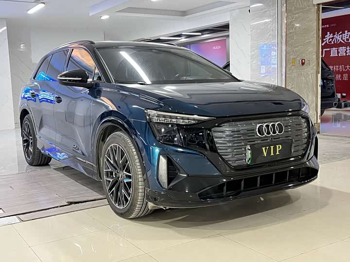 Фото 4 - Audi Q5 e-tron