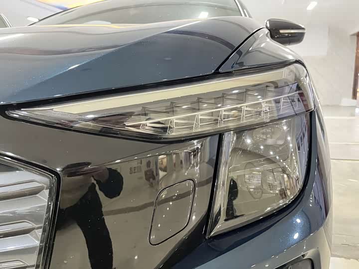 Фото 8 - Audi Q5 e-tron