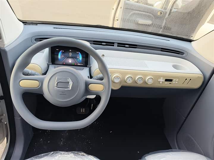 Фото 10 - Bestune Pony