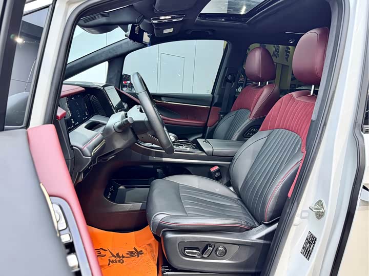 Фото 9 - GAC Trumpchi M8