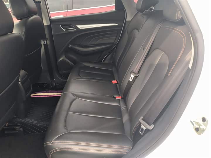 Фото 17 - Roewe RX3