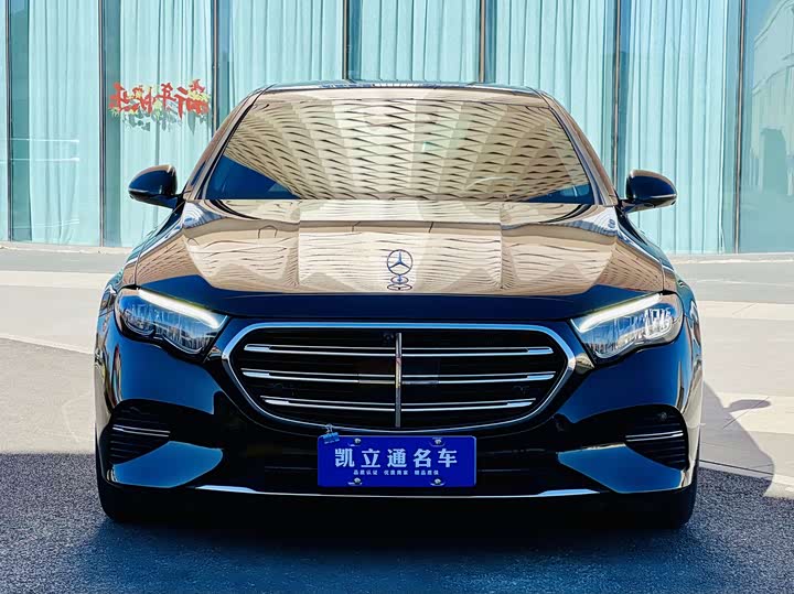 Фото 2 - Mercedes-Benz E-Class