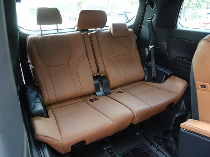 Фото 11 - Toyota Vellfire