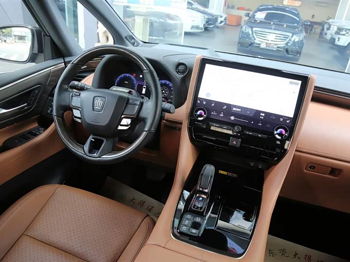 Фото 13 - Toyota Vellfire