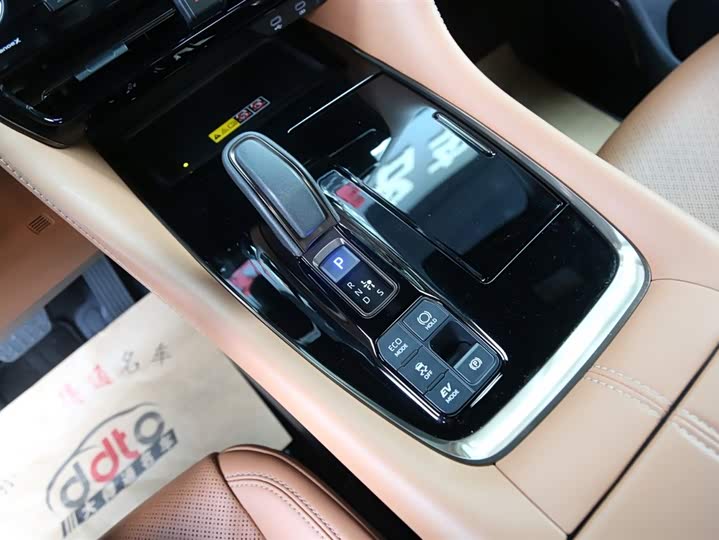 Фото 16 - Toyota Vellfire