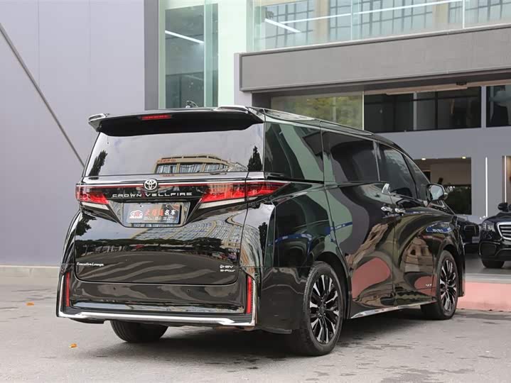 Фото 3 - Toyota Vellfire
