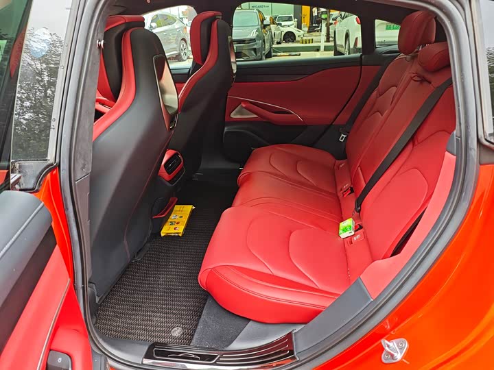 Фото 8 - Xiaomi SU7