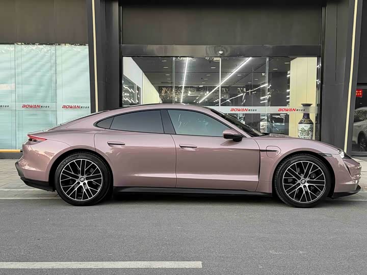 Фото 3 - Porsche Taycan