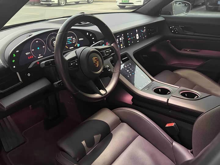 Фото 6 - Porsche Taycan