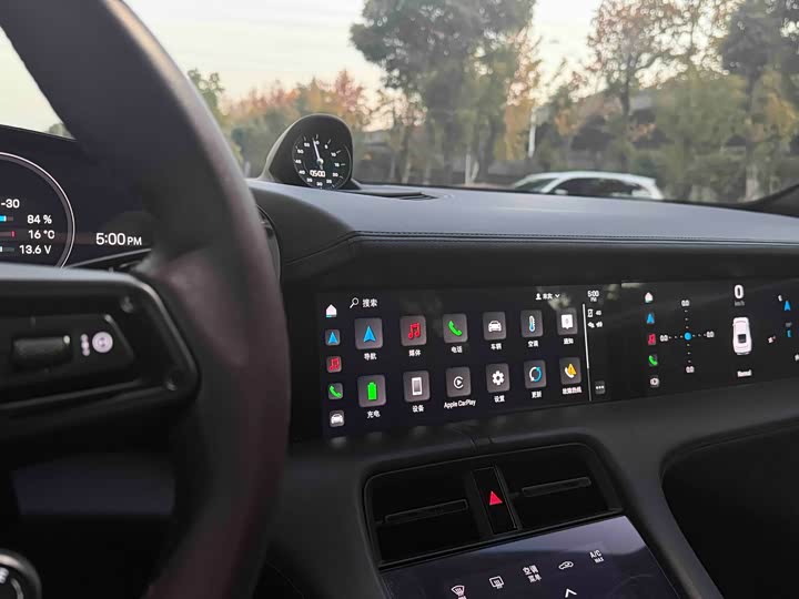 Фото 9 - Porsche Taycan