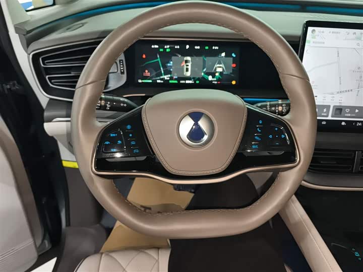 Фото 11 - Denza D9